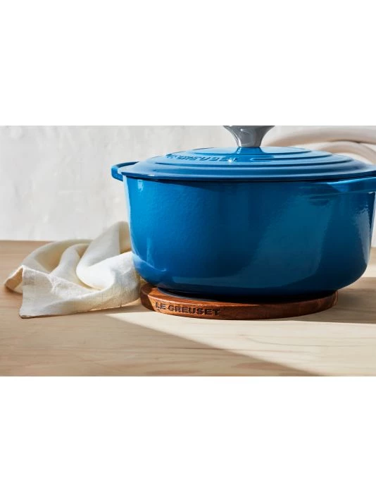 Le Creuset Magnetic Wooden Trivet 5 Le Creuset Magnetic Wooden Trivet - Image 5