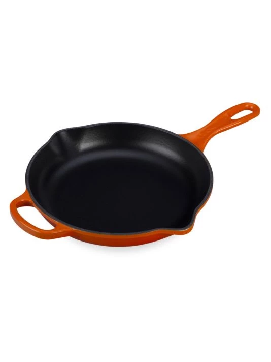 Le Creuset Signature Iron Handle Skillet/9" Flame 4 Le Creuset Signature Iron Handle Skillet/9" Flame - Image 4