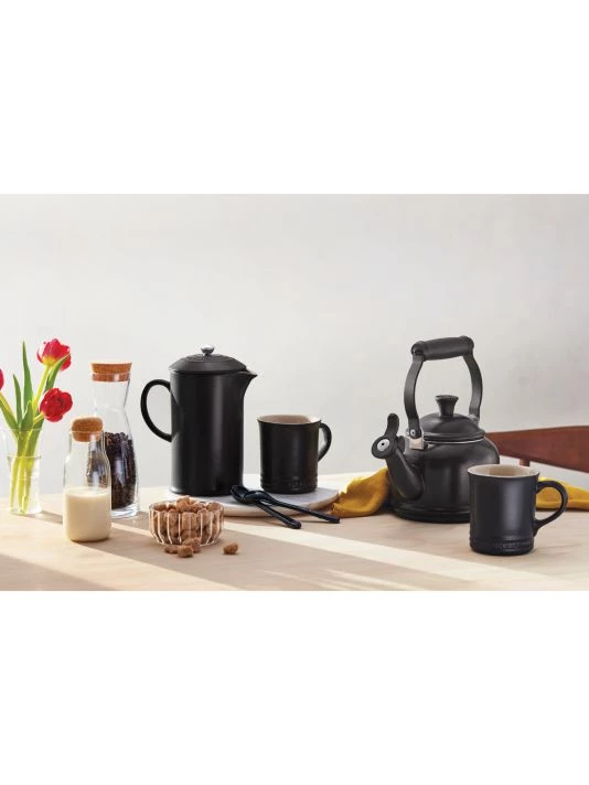 Le Creuset Demi Steel Enamel Kettle 2 Le Creuset Demi Steel Enamel Kettle - Image 2