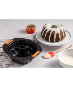 Le Creuset Stoneware Cake Stand -Le Creuset And Meira T Sales unnamed file 355
