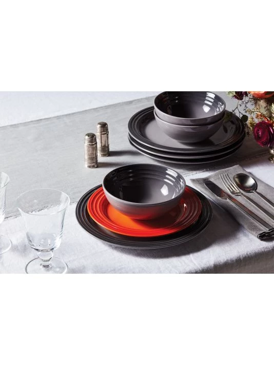 Le Creuset Soup Bowl Set Cerise 2 Le Creuset Soup Bowl Set Cerise - Image 2