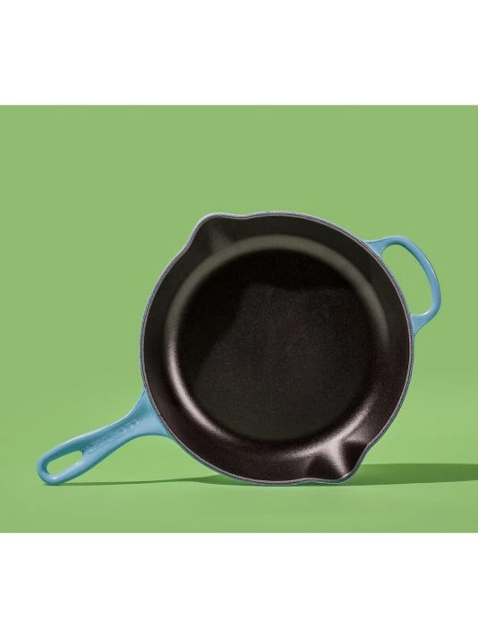 Le Creuset 11.75" Signature Iron Handle Skillet Cerise 2 Le Creuset 11.75" Signature Iron Handle Skillet Cerise - Image 2