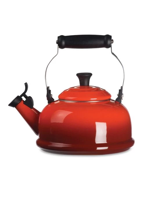 Le Creuset Classic Whistling Kettle Marseille 6 Le Creuset Classic Whistling Kettle Marseille - Image 6