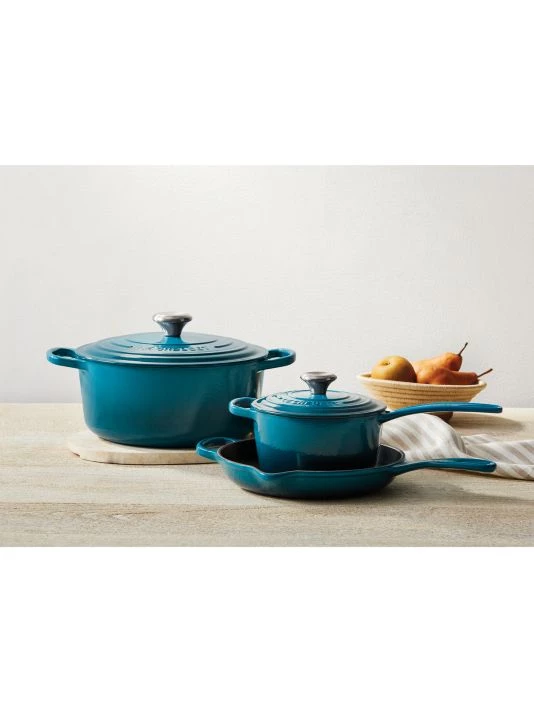 Le Creuset 5-Piece Signature Cast Iron Cookware Set 2 Le Creuset 5-Piece Signature Cast Iron Cookware Set - Image 2
