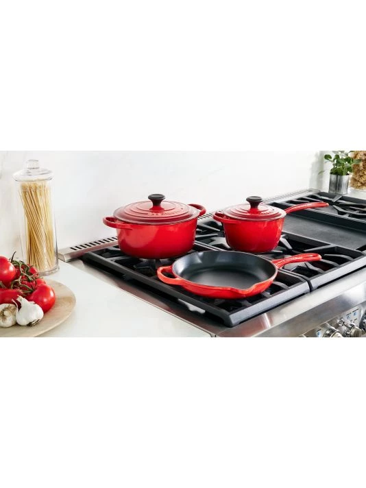 Le Creuset 5-Piece Signature Cast Iron Cookware Set 3 Le Creuset 5-Piece Signature Cast Iron Cookware Set - Image 3