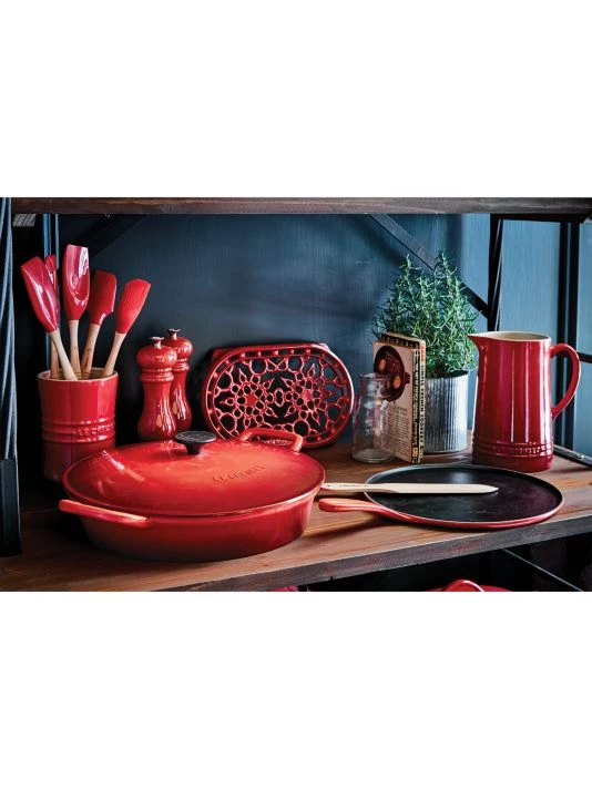 Le Creuset 5-Piece Utensil & Stoneware Crock Set Oyster 2 Le Creuset 5-Piece Utensil & Stoneware Crock Set Oyster - Image 2