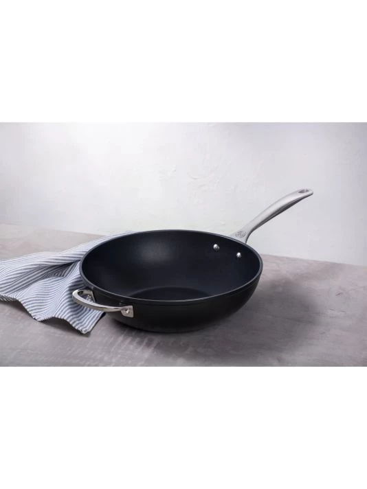 Le Creuset Toughened Nonstick PRO 12" Stir Fry Pan With Helper Handle 4 Le Creuset Toughened Nonstick PRO 12" Stir Fry Pan With Helper Handle - Image 4